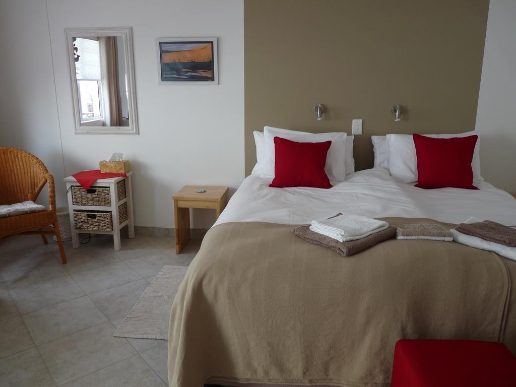 Meike'S Guesthouse Суакопмунд Стая снимка