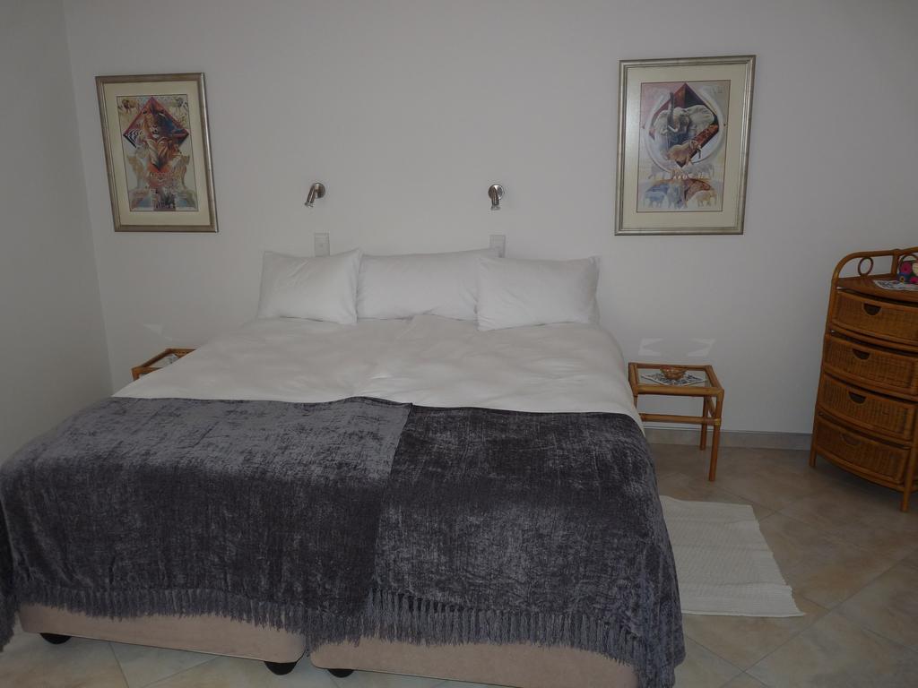 Meike'S Guesthouse Суакопмунд Стая снимка