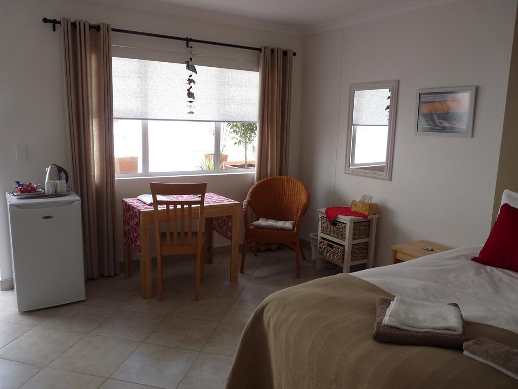 Meike'S Guesthouse Суакопмунд Екстериор снимка